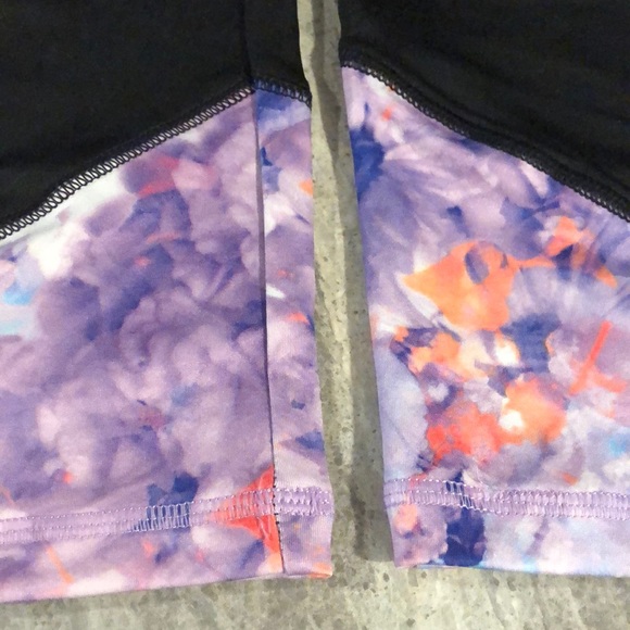 Cropped leggings with print at bottom - Picture 7 of 7